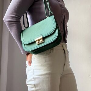 Elegant Green Shoulder Bag